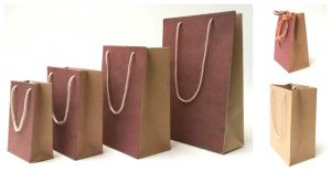 Bolsas de regalo con papel reciclado natural café